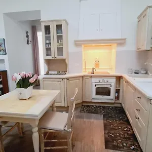  Appartamento Trastevere Rome's Heart Charming & Cozy 2